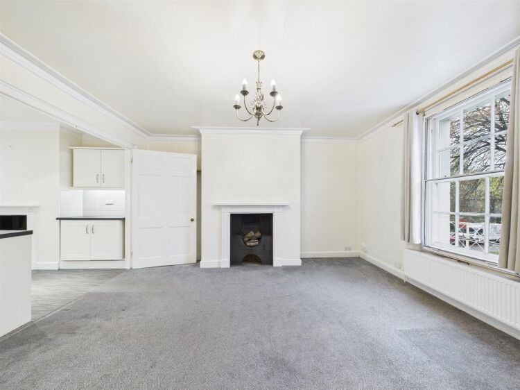Grade II Listed Georgian Building for Sale in Hotwells, Bristol with Redevelopment Potential Photo 4