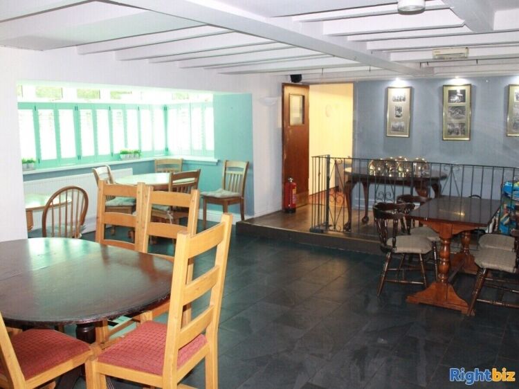 Recently Refurbished Village Free House in Vale of Glamorgan with Car Park Photo 4