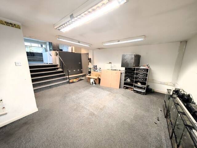 LOCK UP E-CLASS SHOP WITH CAR PARK - £12,500 plus VAT PER ANNUM - LEASEHOLD – SOUTH STREET BRAINTREE Photo 4