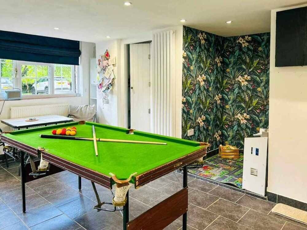 Eight-Bedroom Guest House Property for Sale in Tiverton, Devon with Development Potential Photo 4