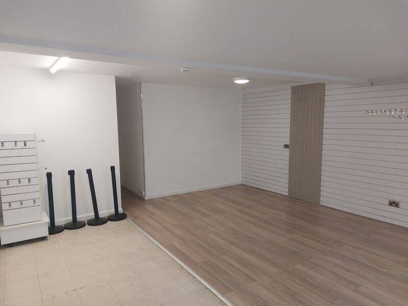 Wyre Court, Haxby, York. Retail Unit TO LET byway of sub lease from the Post Office Photo 4