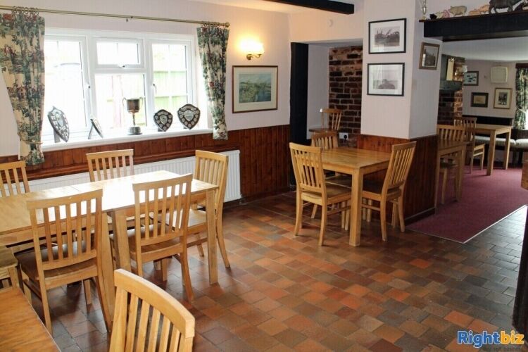Charming Village Pub with Owner Accommodation in Oxfordshire/Buckinghamshire for Sale Photo 4