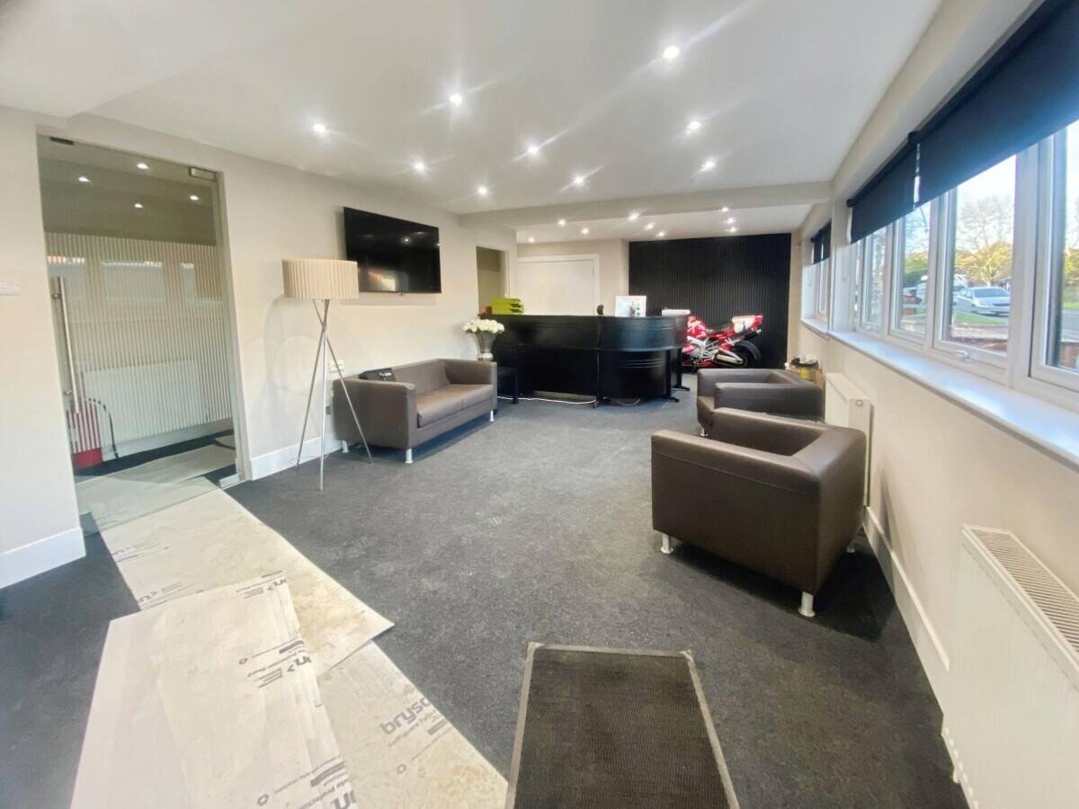 Modern Warehouse and Offices for Sale in Wickford Essex with Versatile Space Available Photo 4