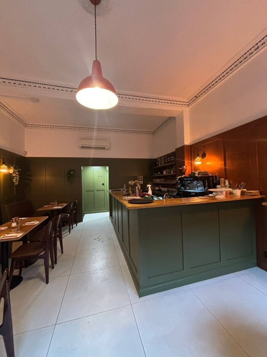 Leasehold Restaurant/Cafe for Sale in Southside Edinburgh, Fully Renovated with Ample Space Photo 4