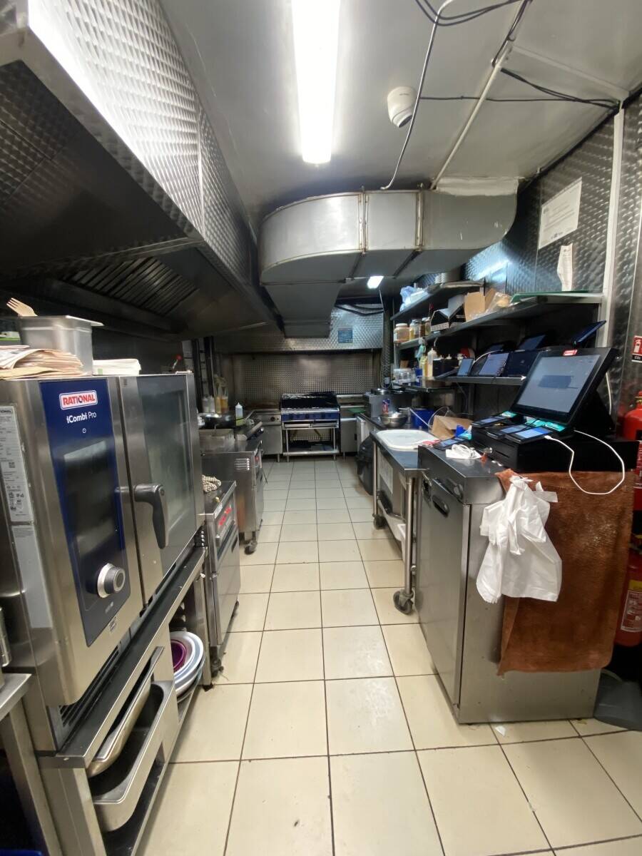Dark Kitchen Photo 4