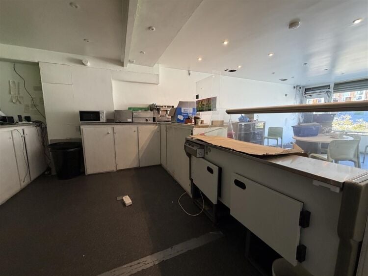 Mid-terrace retail unit for sale in Southmead, Bristol with 1,203 sq ft of adaptable space Photo 4