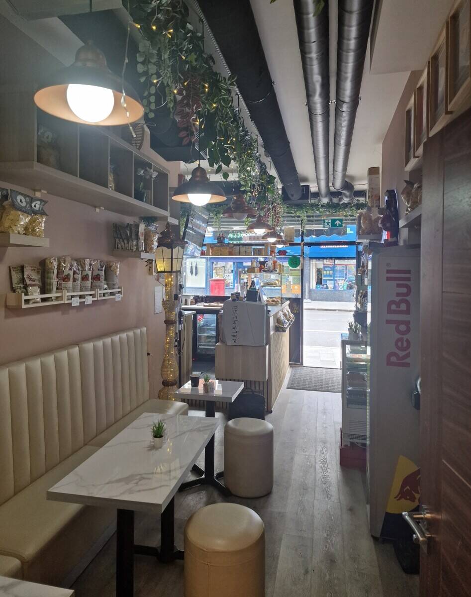 Café for Sale in Kilburn Area of City of London with Strong Footfall and Low Overheads Photo 4