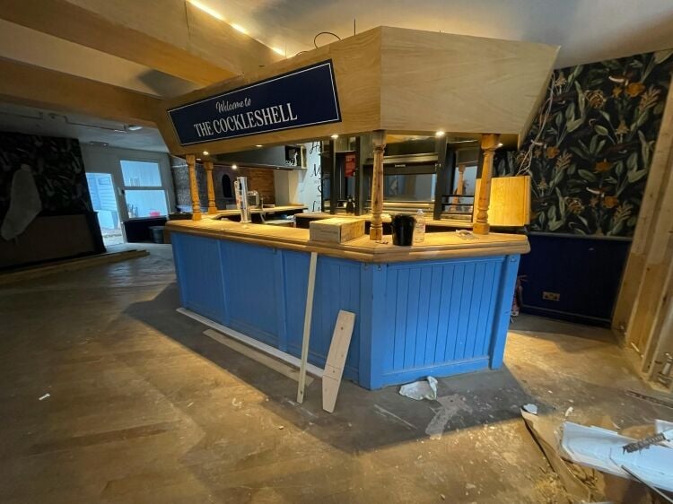 Freehouse Pub Bar Eatery for Sale in Poole Dorset with Patio Beer Garden Photo 4