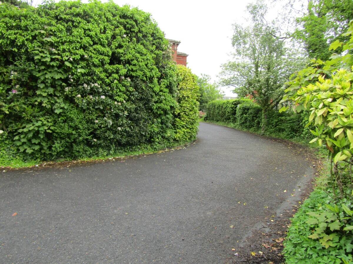 Grade II Listed Building for Sale in Blackburn, Lancashire with Redevelopment Potential Photo 4