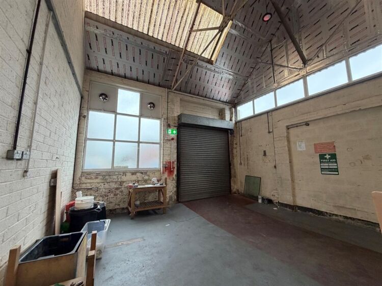 Double Fronted Industrial Unit for Sale in Bristol with Yard and Parking Facilities Photo 4