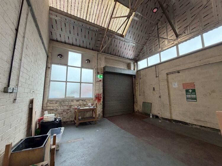 Double Fronted Industrial Unit for Sale in Bristol with Yard and Parking Facilities Photo 4