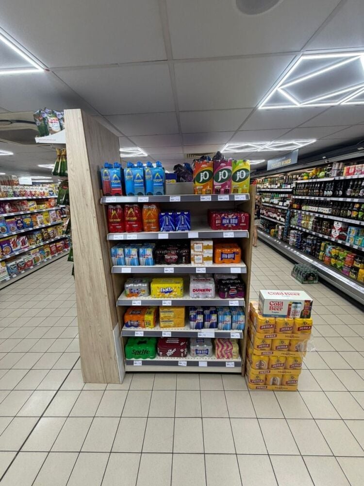 Refurbished Convenience Store for Sale in Poole, Dorset with 2500 sq.ft Retail Area Photo 4