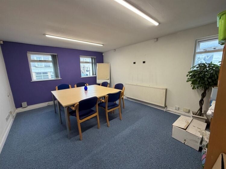 Two-storey shop and office for sale in prime trading position, Bedminster, Bristol Photo 4