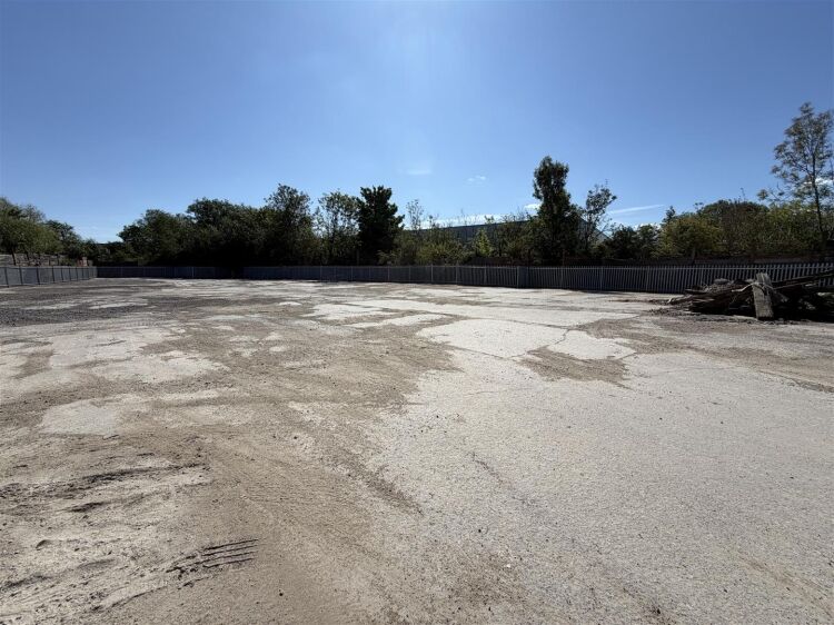 Hardstanding yard spaces for sale in Bristol ranging from 3,868 to 21,065 sq ft Photo 4