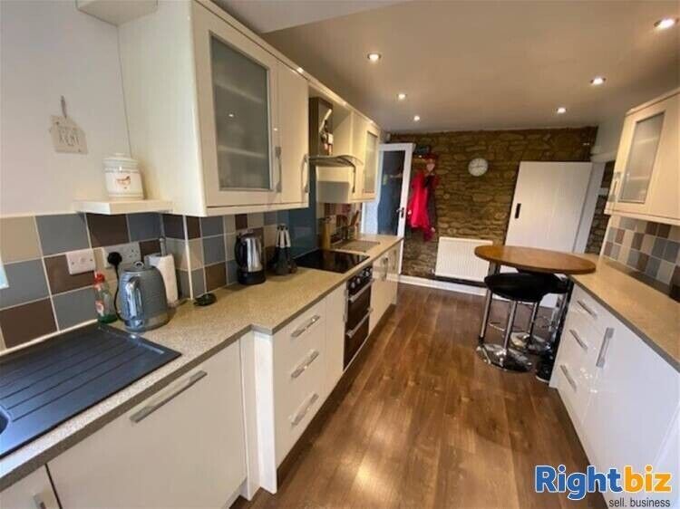 Spacious Four-Bedroom House with Profitable Kennel and Cattery Business in Buckinghamshire Photo 4