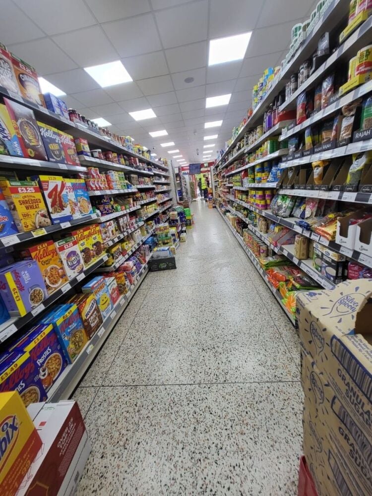 LONG ESTABLISHED CONVENIENCE STORE FOR SALE: OPERATING FOR 43 YEARS IN SOUTHEAST LONDON (REFERENCE CS0800) Photo 4