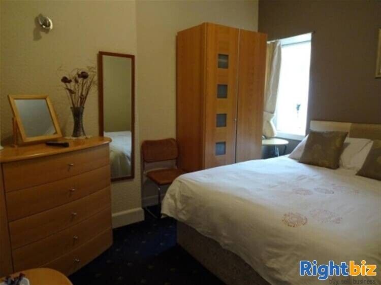 Exquisite 7-Bed Semi-Detached Coastal B&B in Ayrshire with High Occupancy Photo 4
