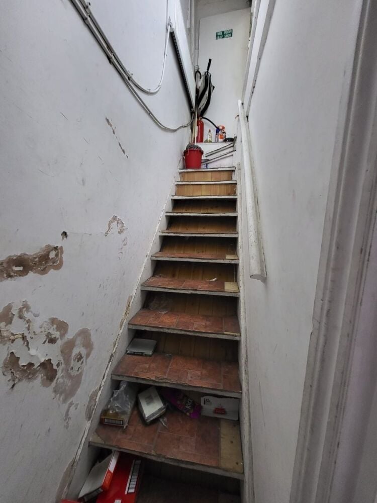 ALMOST RENT-FREE CONVENIENCE STORE WITH 6-BED MAISONETTE UPPERS IN CENTRAL WEST LONDON WITH REF CS0508 Photo 4