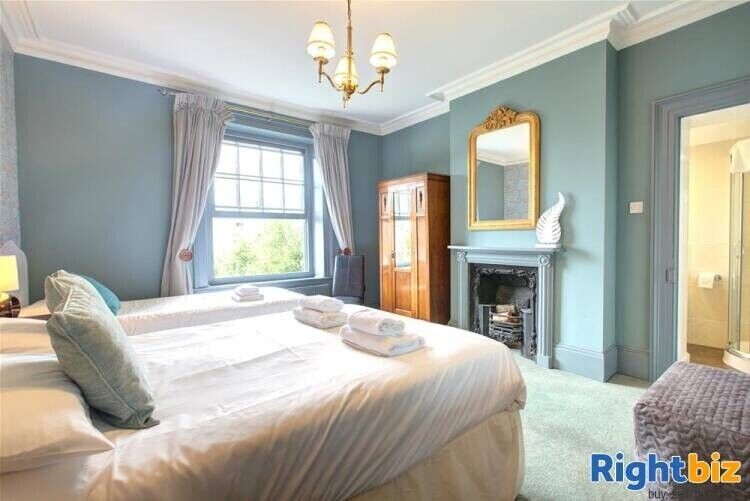 Stunning Coastal Holiday Homes with Potential for Guest House Conversion in Gosport, Hampshire Photo 4