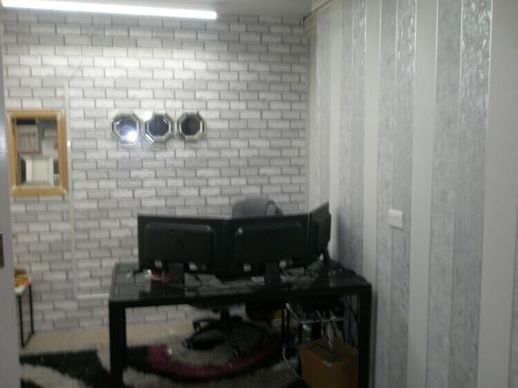 Double Storage Area Available on High Road in Harrow Weald, Ideal for Office or Storage Use Photo 4