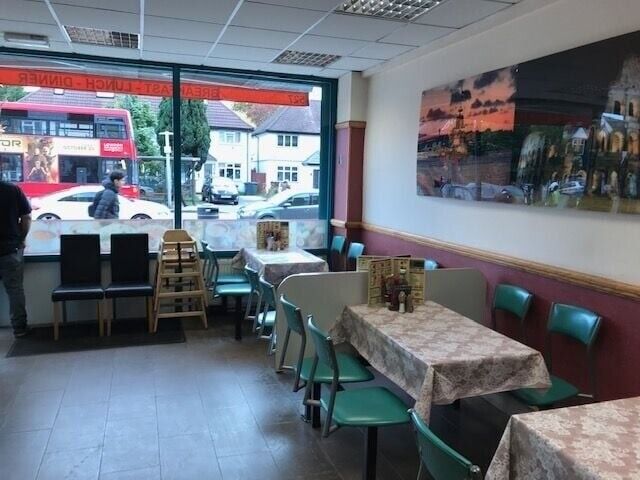 Prime Cafe Location in North Harrow London, Fully equipped, with High Residential Footfall Photo 4