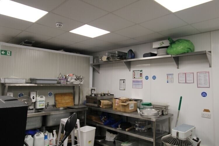Prime Location Pizza Takeaway Business for Sale in Walthamstow, London Photo 4
