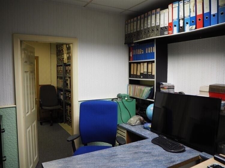 Prime Location Freehold Premises in Halifax, Perfect for Various Retail Opportunities Photo 4