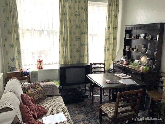 Freehold Tea Shop with Owner's Accommodation in Rossendale, Lancashire. Ideal for Investors Photo 4