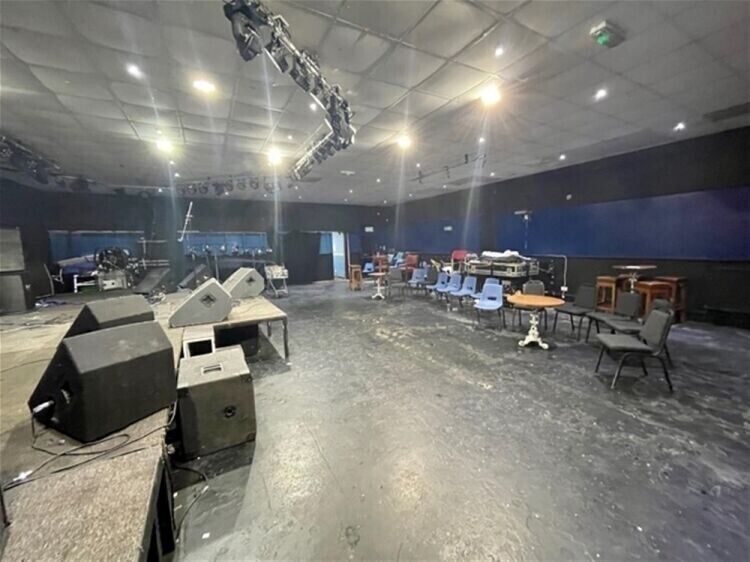 Prime Hull Investment Property with Pub, Music, and Boxing Venues For Sale Photo 4