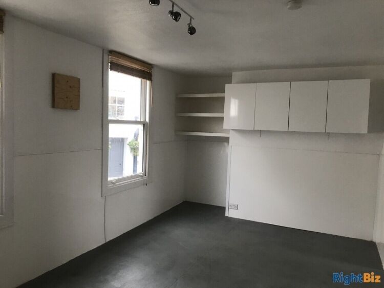 Prime Trading Position Freehold Shop in Kingsbridge Devon with Vacant Possession Photo 4