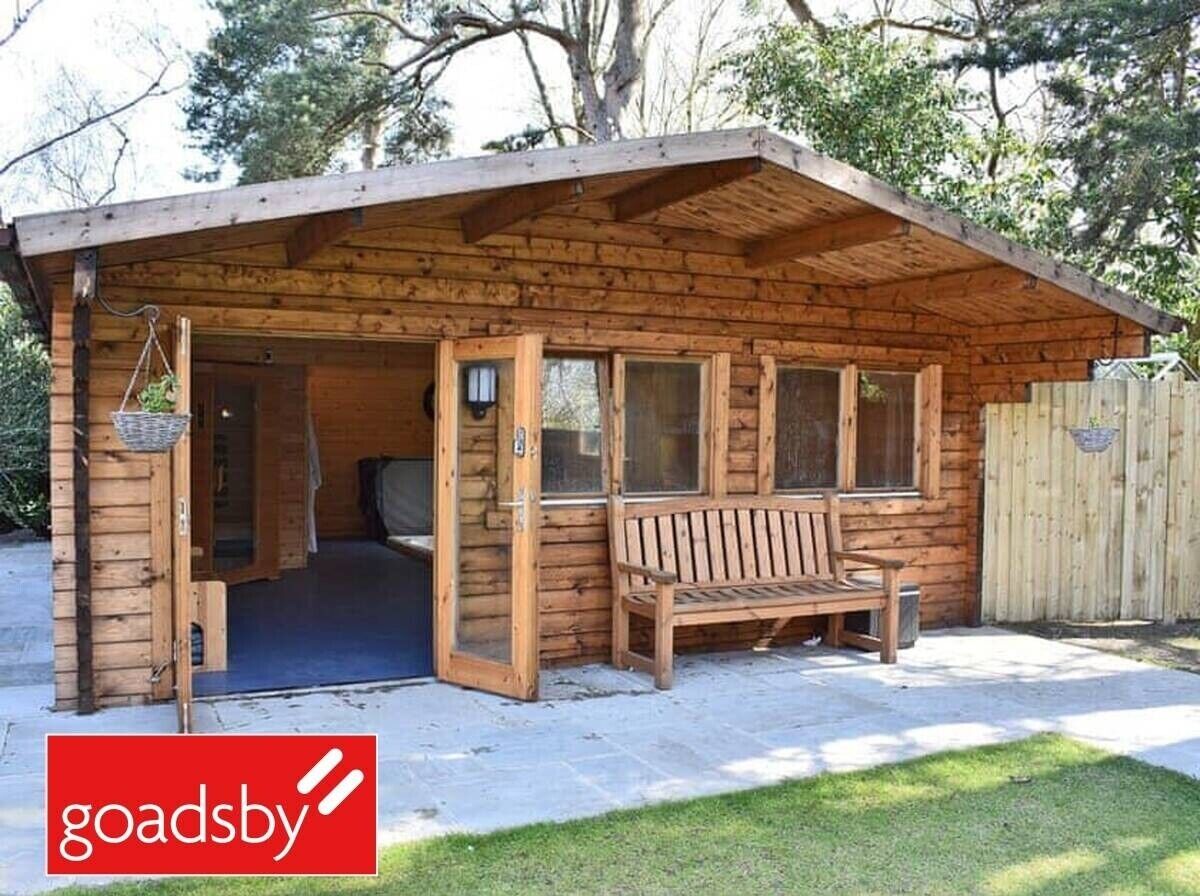 Newly Constructed Serviced Accommodation Business in Hythe Hampshire Photo 5