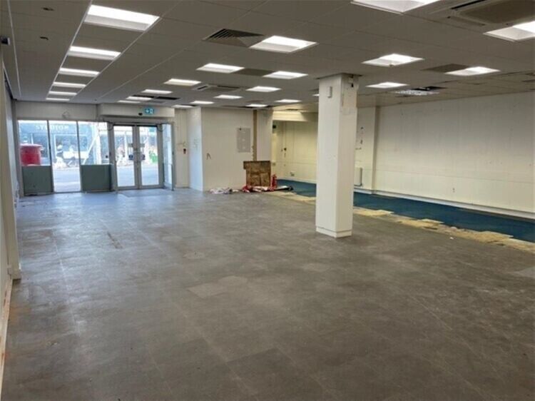 Secure Prime Retail Space in the Heart of Barnstaple, High Footfall Area with Parking Photo 5