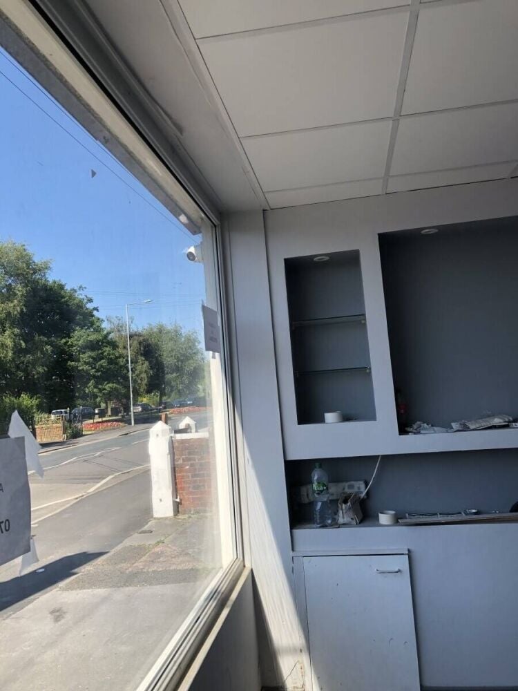 Leasehold Retail Shop Available Immediately in Freckleton, Lancashire - Former Tanning Studio, No P Photo 5