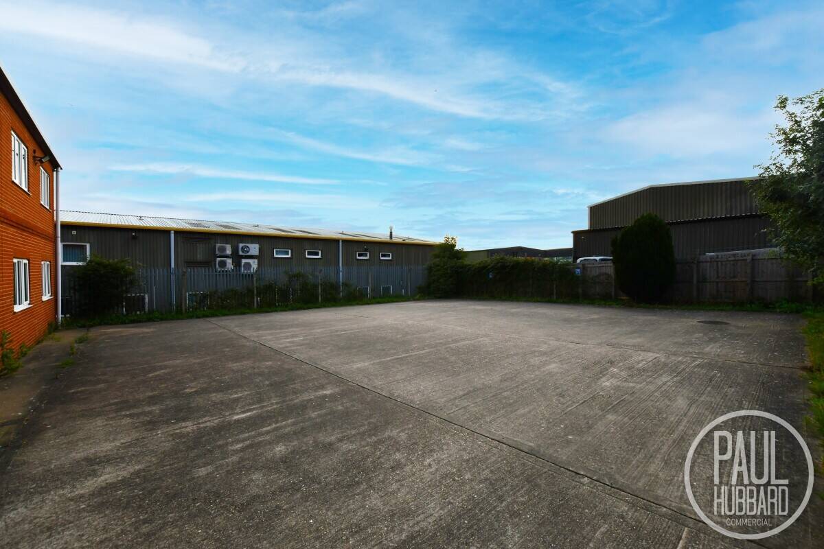 Prime Two-Storey Office Property in Thriving Industrial Estate, Great Yarmouth, Norfolk Photo 5