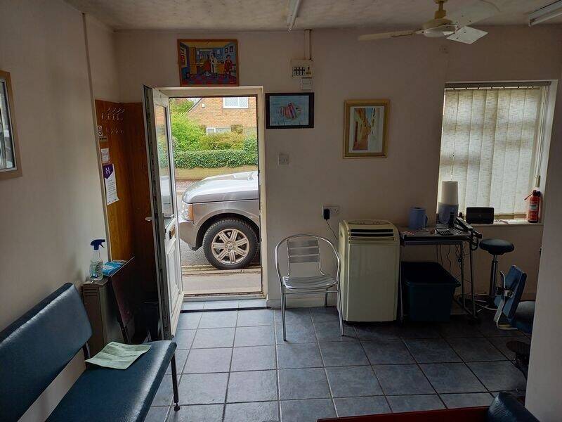 Versatile Retail or Office Unit in Prime Location, 4a Green Lane Acomb, York, Now Available Photo 5