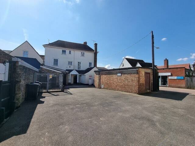 Grade II Listed Office Space with Parking in Braintree, Essex Photo 5