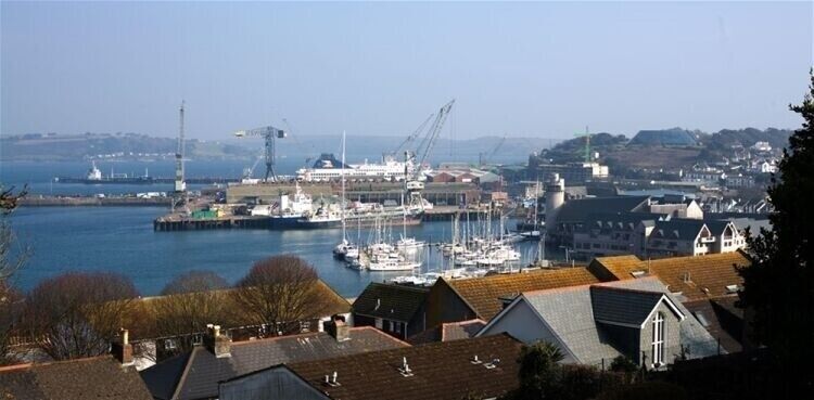 Prime Commercial Property on Webber Street, Falmouth Up for Auction - High Visibility, Town Centre Photo 5