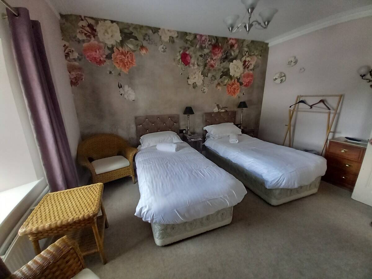Charming Country Hotel in Brecon Beacons with Seven En Suite Rooms and Dining Facilities For Sale Photo 5