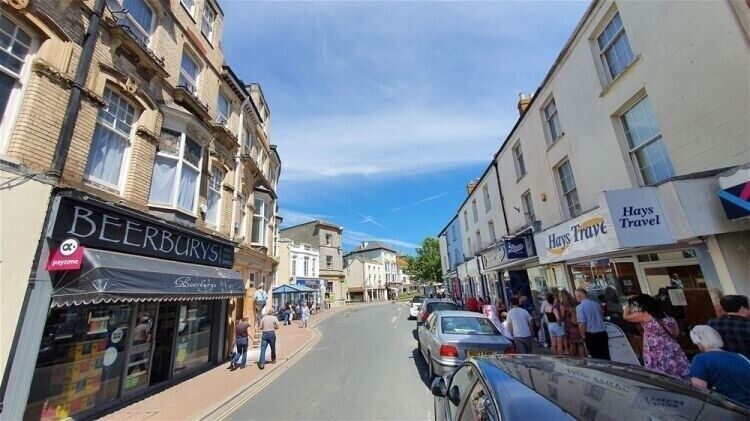 Prime Retail Space Available in Teignmouth - Newly Renovated, High Foot Traffic Location Photo 5