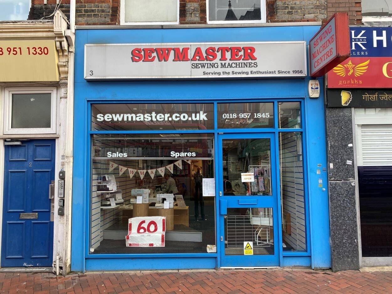 Commercial Premises To Let in Reading Town Centre - West Street - 3 Levels Photo 5