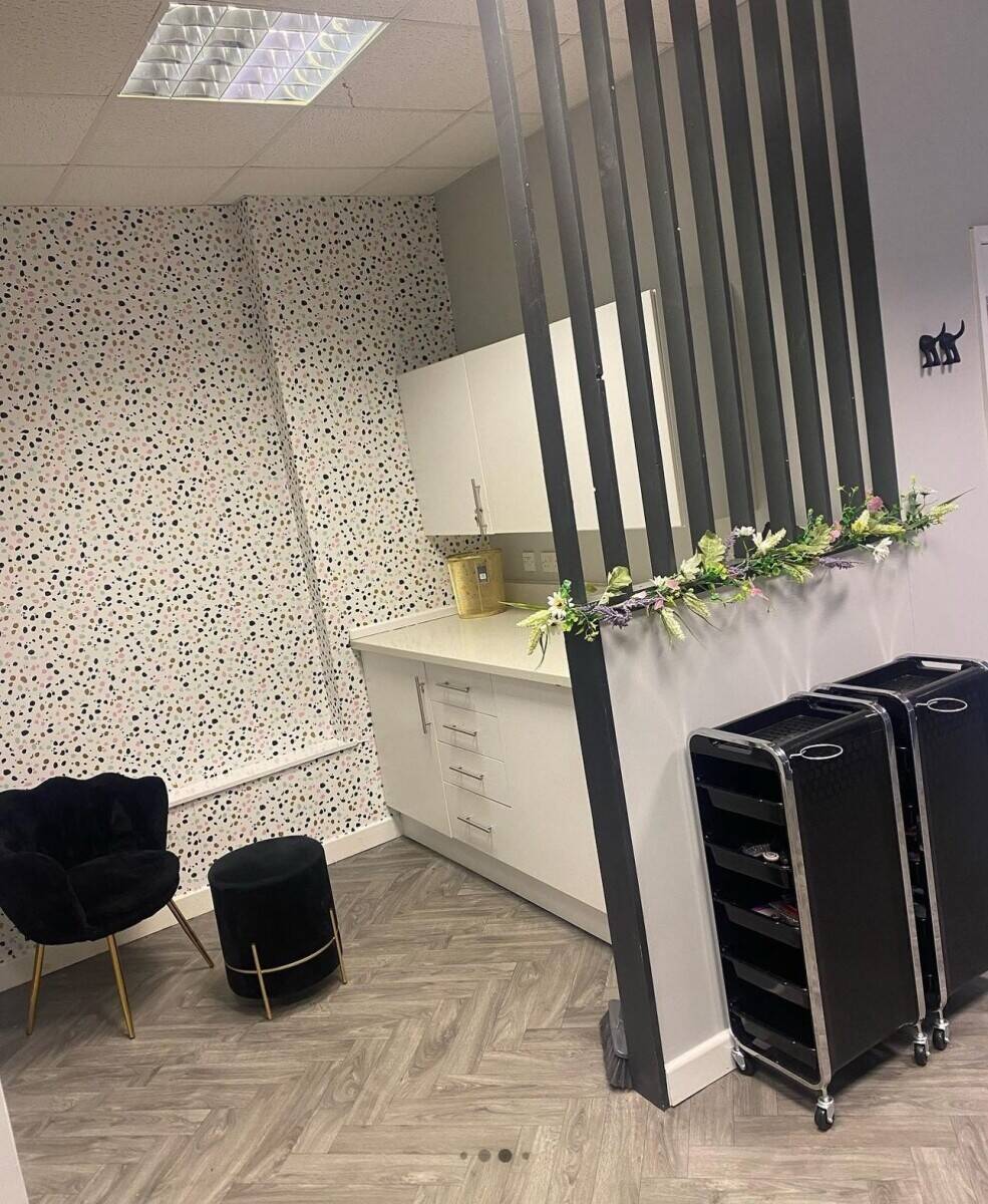 Egremont Freehold Property with Laundrette and Salon in Prime Location Photo 5