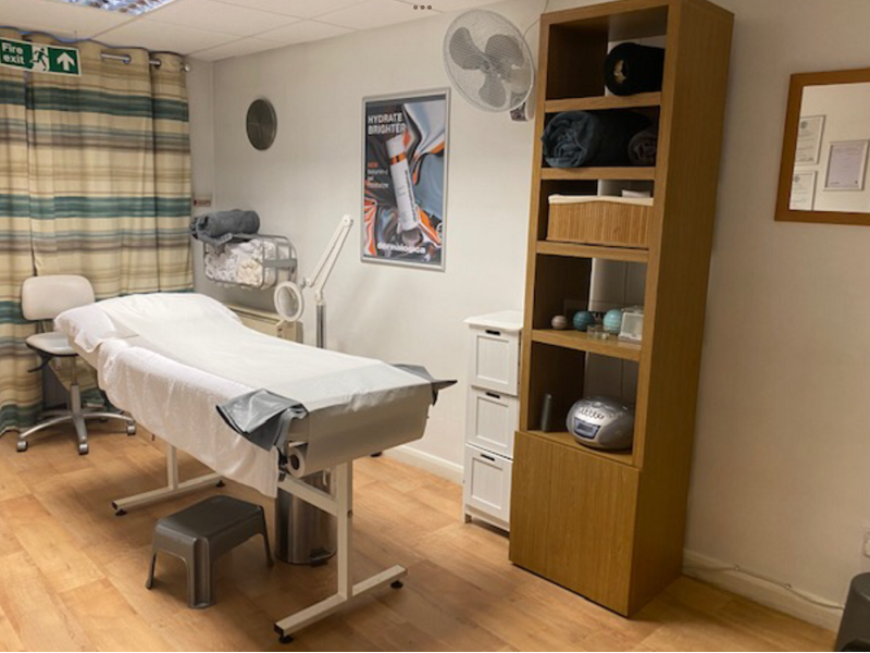 Prime Location Beauty Salon in Oxford with Loyal Client Base for Sale Photo 5