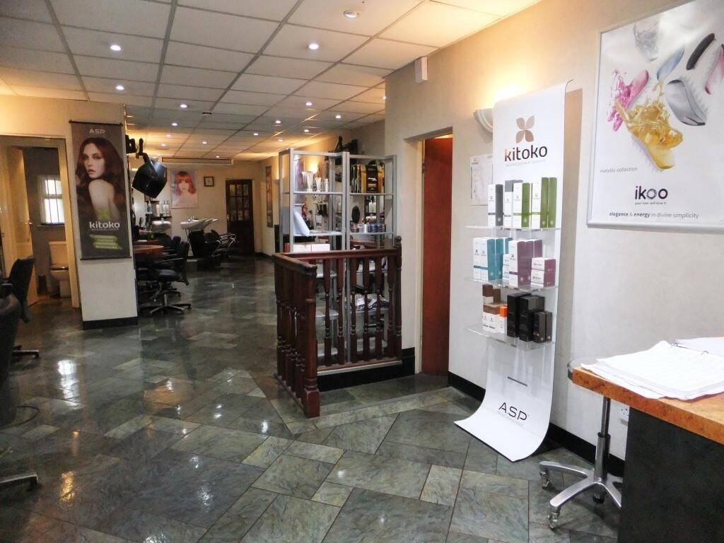 Spacious Fully-Fitted Hairdressing Premises Available for Lease in Busy Reading Location Photo 5