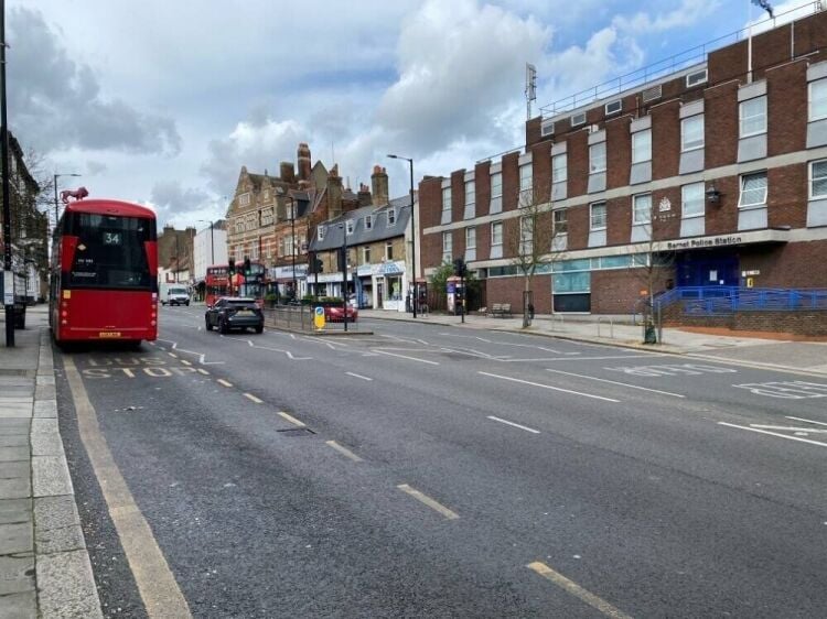 Barnet High Street Freehold Retail Units with Two Leased Flats Above for Sale Photo 5