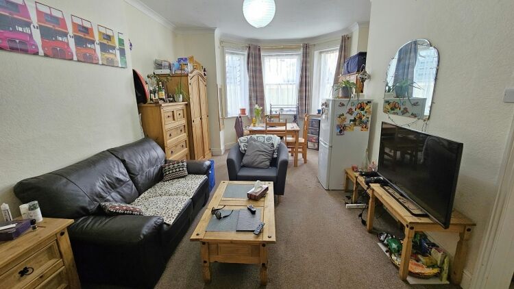 Prime Letting Investment Property Near Clifftop in Bournemouth, Ideal for Airbnb Photo 5