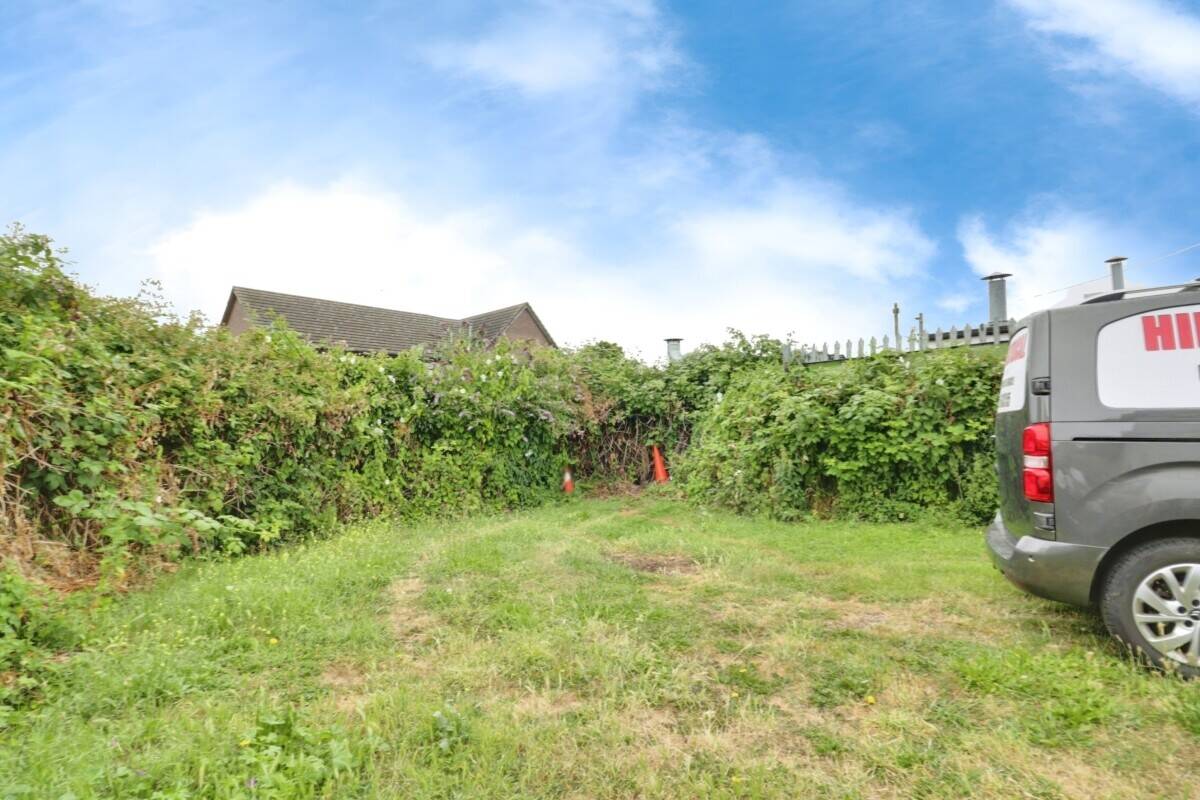 Development Opportunity with Retail Shop & Land on Waarden Road, Canvey Island Essex Photo 5