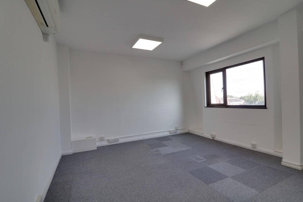 OFFICES - APPROX. 2,059 SQ. FT. Photo 5