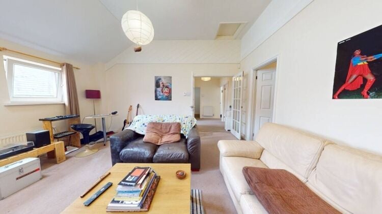 Prime Mixed-Use Freehold in Cardiff with Planning for Seven Flats, Ideal for Buy-to-Let or Redevelop Photo 5