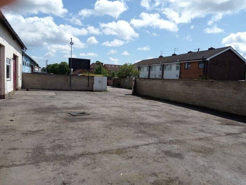 Spacious Workshop Space in Huntington, York Available for Rent or Sale Photo 5