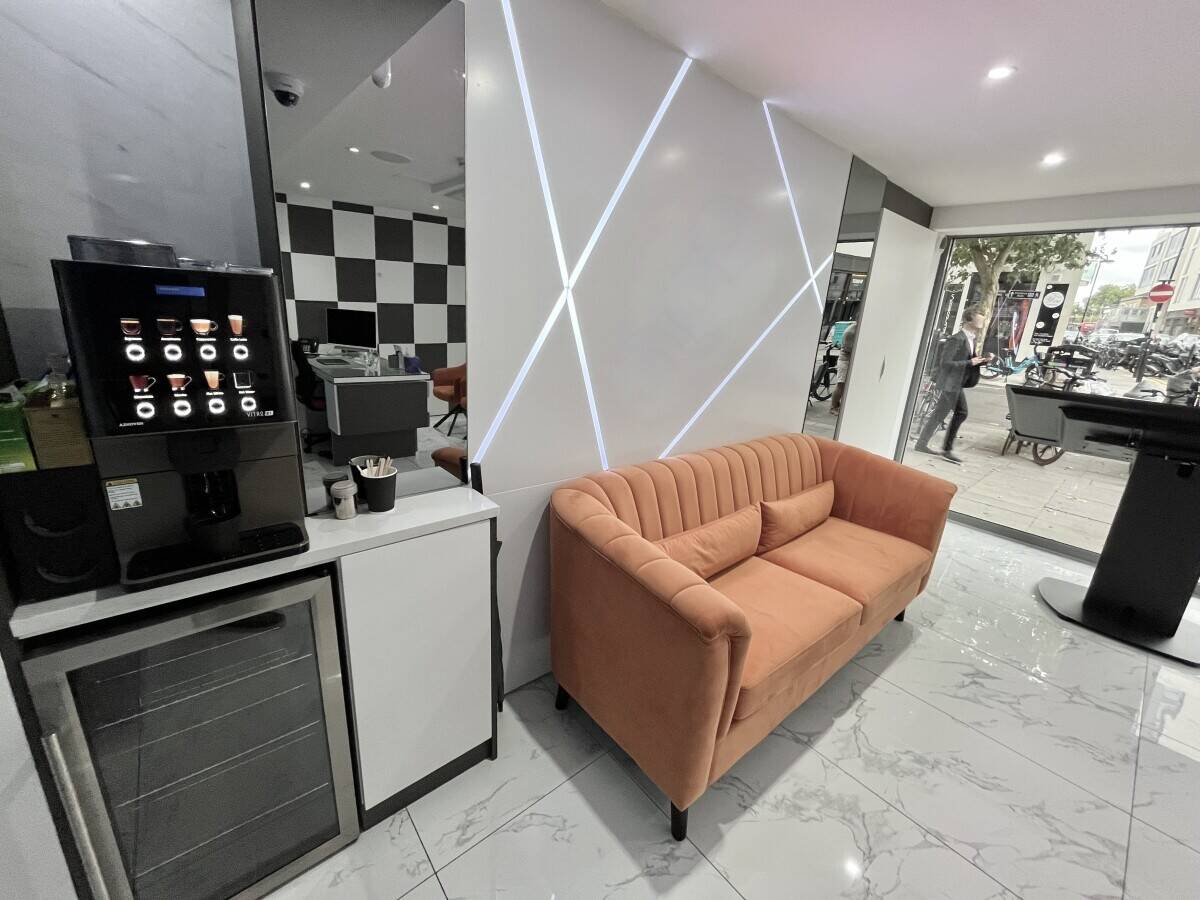 Prime Ground Floor Office Space for Rent in Finsbury Park, London Photo 5